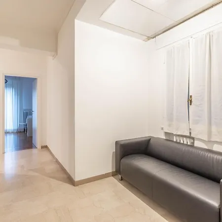 La Finestra Sul Centro, By Short Holidays