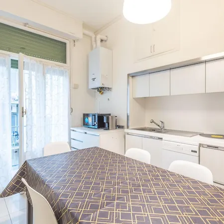 Apartment La Finestra Sul Centro, By Short Holidays Bologna