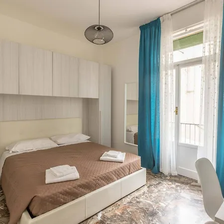 Apartament La Finestra Sul Centro, By Short Holidays